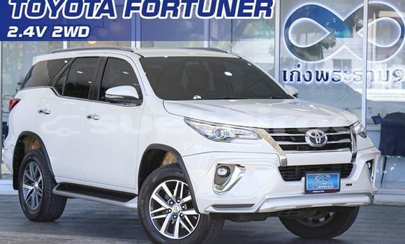 Buy Used Toyota Fortuner White Car in Bangkok in Bangkok