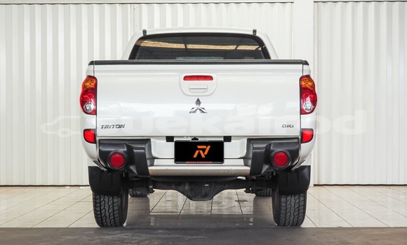 Buy Used Mitsubishi Triton White Car in Bangkok in Bangkok Buy Used Mitsubishi Triton White Car in Bangkok in Bangkok