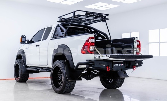 Buy Used Toyota Hiluxe Revo White Car in Bangkok in Bangkok Buy Used Toyota Hiluxe Revo White Car in Bangkok in Bangkok