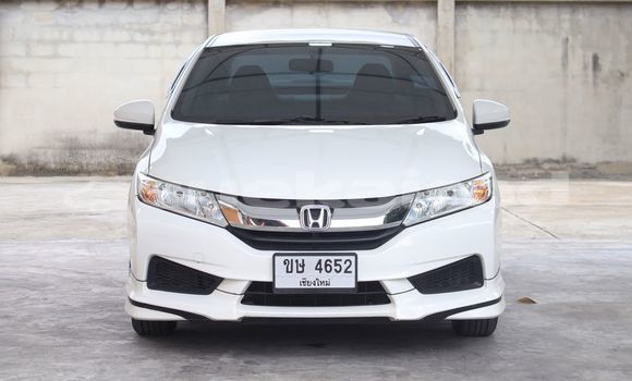 ซื้อ รถมือสอง Honda City ขาว รถยนต์ ใน %{เมือง} ใน กรุงเทพมหานคร