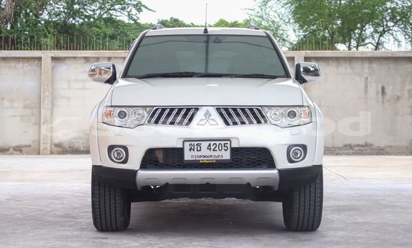ซื้อ รถมือสอง Mitsubishi Pajero ขาว รถยนต์ ใน %{เมือง} ใน กรุงเทพมหานคร