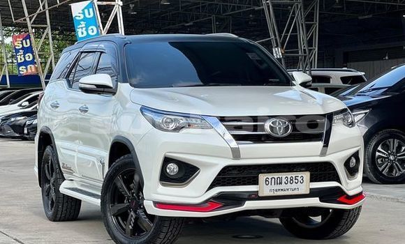 ซื้อ รถมือสอง Toyota Fortuner ขาว รถยนต์ ใน %{เมือง} ใน กรุงเทพมหานคร