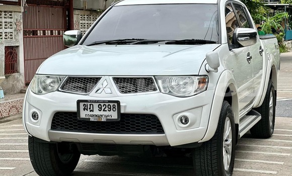 Buy Used Mitsubishi Triton White Car in Bangkok in Bangkok