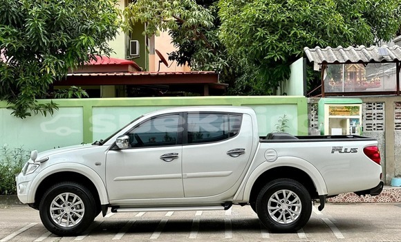 Buy Used Mitsubishi Triton White Car in Bangkok in Bangkok Buy Used Mitsubishi Triton White Car in Bangkok in Bangkok