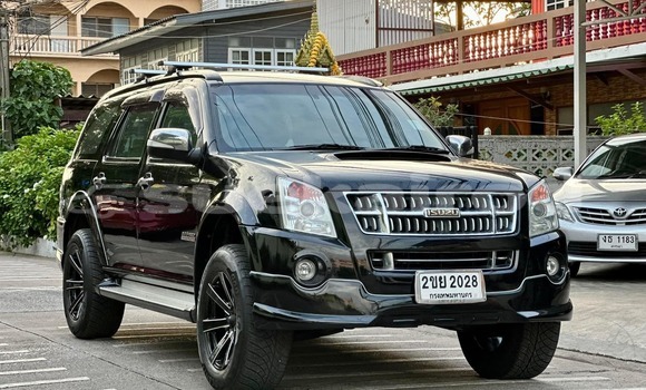 Buy Used Isuzu MU-7 Black Car in Bangkok in Bangkok