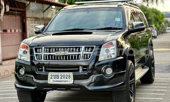 Buy Used Isuzu MU-7 Black Car in Bangkok in Bangkok Buy Used Isuzu MU-7 Black Car in Bangkok in Bangkok