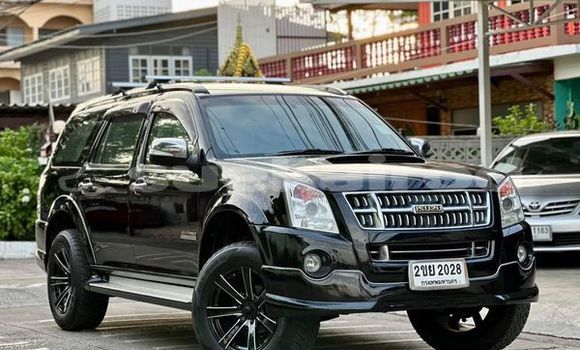 Buy Used Isuzu MU-7 Black Car in Bangkok in Bangkok Buy Used Isuzu MU-7 Black Car in Bangkok in Bangkok