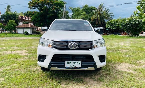 Buy Used Toyota Hiluxe Revo White Car in Bangkok in Bangkok
