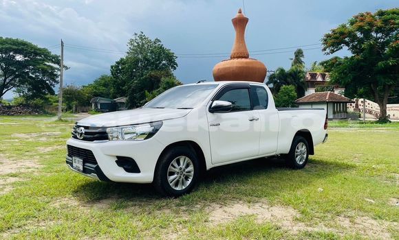 Buy Used Toyota Hiluxe Revo White Car in Bangkok in Bangkok Buy Used Toyota Hiluxe Revo White Car in Bangkok in Bangkok