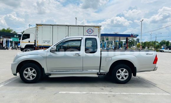 Buy Used Isuzu D-Max White Car in Bangkok in Bangkok Buy Used Isuzu D-Max White Car in Bangkok in Bangkok