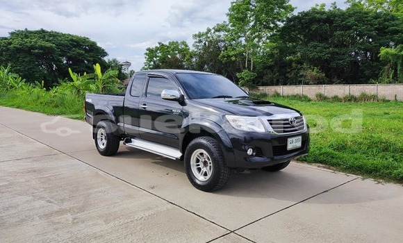 ซื้อ รถมือสอง Toyota Hilux สีดำ รถยนต์ ใน %{เมือง} ใน กรุงเทพมหานคร