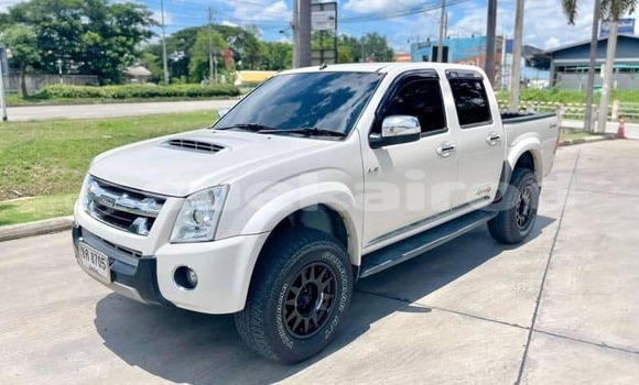 ซื้อ รถมือสอง Isuzu D-Max ขาว รถยนต์ ใน %{เมือง} ใน กรุงเทพมหานคร