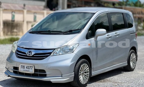 ซื้อ รถมือสอง Honda Freed เงิน รถยนต์ ใน %{เมือง} ใน กรุงเทพมหานคร