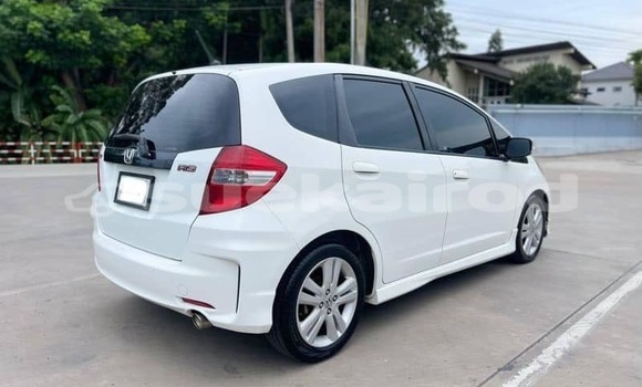 Buy Used Honda Jazz White Car in Bangkok in Bangkok Buy Used Honda Jazz White Car in Bangkok in Bangkok