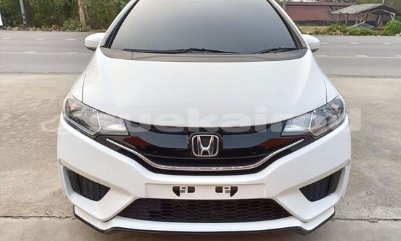 Buy Used Honda Jazz White Car in Bangkok in Bangkok