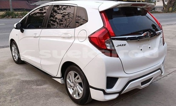 Buy Used Honda Jazz White Car in Bangkok in Bangkok Buy Used Honda Jazz White Car in Bangkok in Bangkok