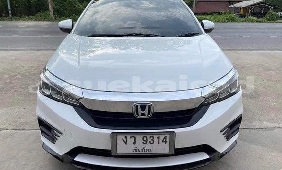 ซื้อ รถมือสอง Honda City ขาว รถยนต์ ใน %{เมือง} ใน กรุงเทพมหานคร