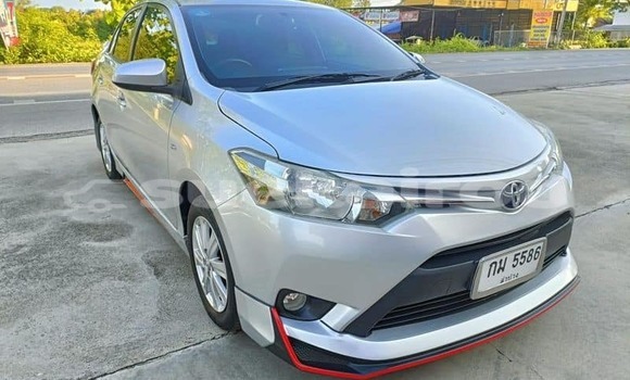 ซื้อ รถมือสอง Toyota Vios ขาว รถยนต์ ใน %{เมือง} ใน กรุงเทพมหานคร