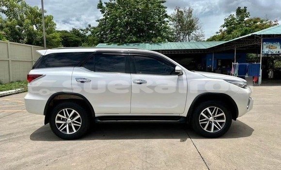 ซื้อ รถมือสอง Toyota Fortuner ขาว รถยนต์ ใน %{เมือง} ใน กรุงเทพมหานคร ซื้อ รถมือสอง Toyota Fortuner ขาว รถยนต์ ใน %{เมือง} ใน กรุงเทพมหานคร