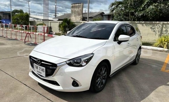 ซื้อ รถมือสอง Mazda 2 ขาว รถยนต์ ใน %{เมือง} ใน กรุงเทพมหานคร