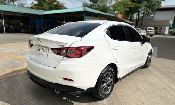 ซื้อ รถมือสอง Mazda 2 ขาว รถยนต์ ใน %{เมือง} ใน กรุงเทพมหานคร ซื้อ รถมือสอง Mazda 2 ขาว รถยนต์ ใน %{เมือง} ใน กรุงเทพมหานคร