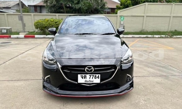 ซื้อ รถมือสอง Mazda 2 สีดำ รถยนต์ ใน %{เมือง} ใน กรุงเทพมหานคร