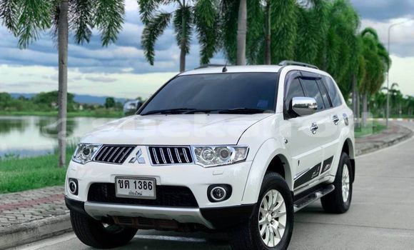 ซื้อ รถมือสอง Mitsubishi Pajero ขาว รถยนต์ ใน %{เมือง} ใน กรุงเทพมหานคร
