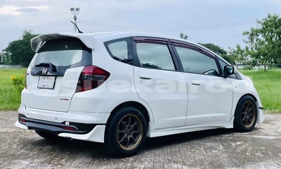 Buy Used Honda Jazz White Car in Bangkok in Bangkok