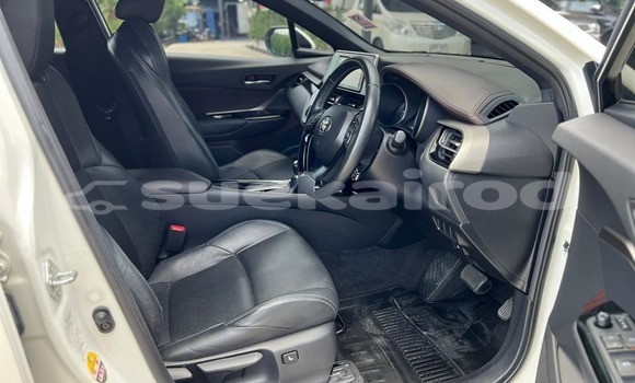 ซื้อ รถมือสอง Toyota C-HR ขาว รถยนต์ ใน %{เมือง} ใน กรุงเทพมหานคร ซื้อ รถมือสอง Toyota C-HR ขาว รถยนต์ ใน %{เมือง} ใน กรุงเทพมหานคร