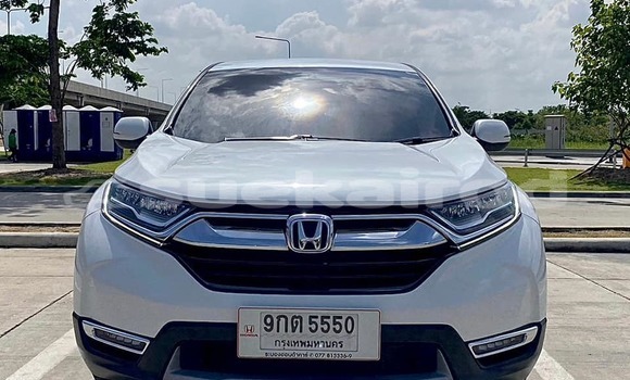 ซื้อ รถมือสอง Honda CR-V ขาว รถยนต์ ใน %{เมือง} ใน กรุงเทพมหานคร