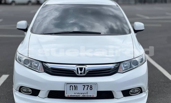 ซื้อ รถมือสอง Honda Civic ขาว รถยนต์ ใน %{เมือง} ใน กรุงเทพมหานคร