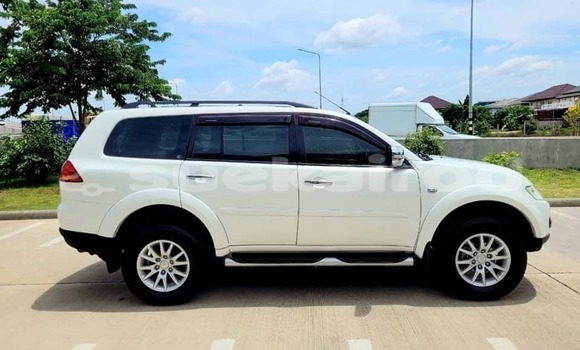 ซื้อ รถมือสอง Mitsubishi Pajero ขาว รถยนต์ ใน %{เมือง} ใน กรุงเทพมหานคร ซื้อ รถมือสอง Mitsubishi Pajero ขาว รถยนต์ ใน %{เมือง} ใน กรุงเทพมหานคร