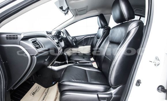 ซื้อ รถมือสอง Honda City ขาว รถยนต์ ใน %{เมือง} ใน กรุงเทพมหานคร ซื้อ รถมือสอง Honda City ขาว รถยนต์ ใน %{เมือง} ใน กรุงเทพมหานคร