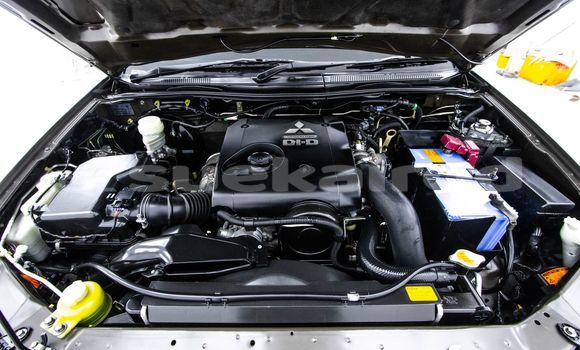 Buy Used Mitsubishi Pajero Brown Car in Bangkok in Bangkok Buy Used Mitsubishi Pajero Brown Car in Bangkok in Bangkok