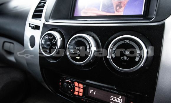 Buy Used Mitsubishi Pajero Brown Car in Bangkok in Bangkok Buy Used Mitsubishi Pajero Brown Car in Bangkok in Bangkok