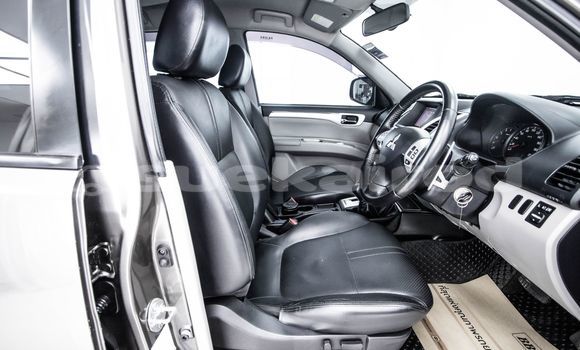 Buy Used Mitsubishi Pajero Brown Car in Bangkok in Bangkok Buy Used Mitsubishi Pajero Brown Car in Bangkok in Bangkok