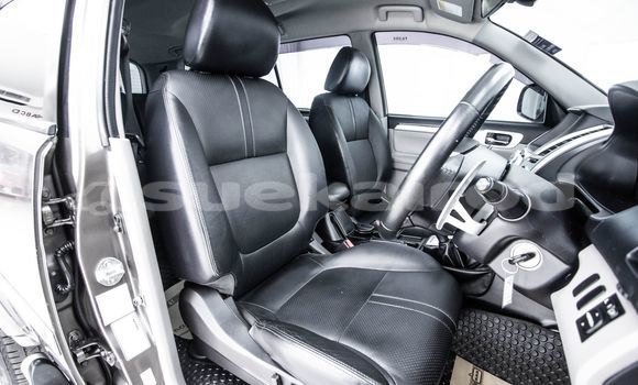 Buy Used Mitsubishi Pajero Brown Car in Bangkok in Bangkok Buy Used Mitsubishi Pajero Brown Car in Bangkok in Bangkok