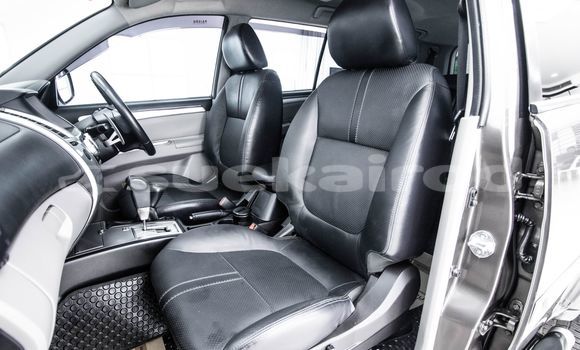 Buy Used Mitsubishi Pajero Brown Car in Bangkok in Bangkok Buy Used Mitsubishi Pajero Brown Car in Bangkok in Bangkok