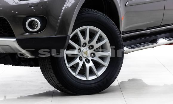 Buy Used Mitsubishi Pajero Brown Car in Bangkok in Bangkok Buy Used Mitsubishi Pajero Brown Car in Bangkok in Bangkok