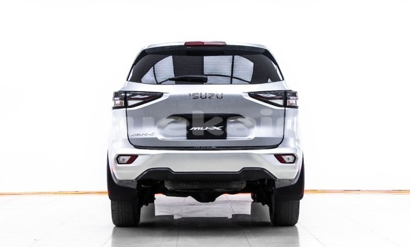 Buy Used Isuzu MU-X Silver Car in Bangkok in Bangkok Buy Used Isuzu MU-X Silver Car in Bangkok in Bangkok