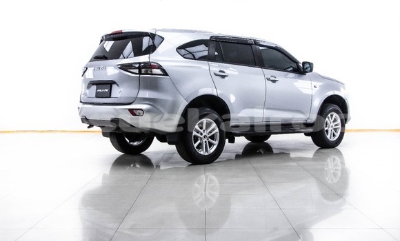 Buy Used Isuzu MU-X Silver Car in Bangkok in Bangkok Buy Used Isuzu MU-X Silver Car in Bangkok in Bangkok