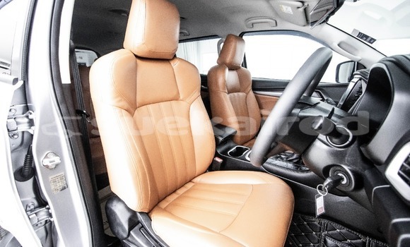 Buy Used Isuzu MU-X Silver Car in Bangkok in Bangkok Buy Used Isuzu MU-X Silver Car in Bangkok in Bangkok