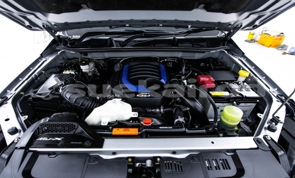 Buy Used Isuzu MU-X Silver Car in Bangkok in Bangkok Buy Used Isuzu MU-X Silver Car in Bangkok in Bangkok