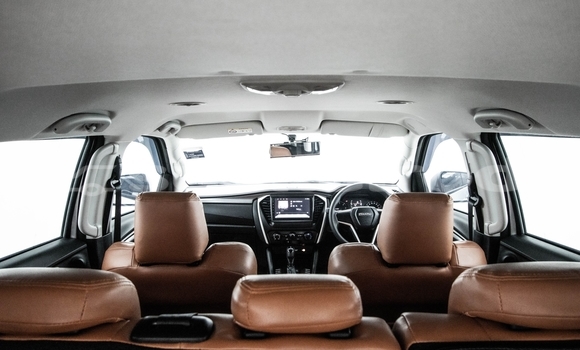 Buy Used Isuzu MU-X Silver Car in Bangkok in Bangkok Buy Used Isuzu MU-X Silver Car in Bangkok in Bangkok