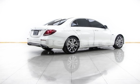 ซื้อ รถมือสอง Mercedes‒Benz E–Class ขาว รถยนต์ ใน %{เมือง} ใน กรุงเทพมหานคร ซื้อ รถมือสอง Mercedes‒Benz E–Class ขาว รถยนต์ ใน %{เมือง} ใน กรุงเทพมหานคร