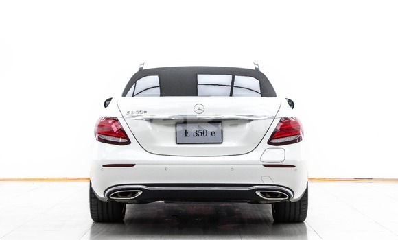 ซื้อ รถมือสอง Mercedes‒Benz E–Class ขาว รถยนต์ ใน %{เมือง} ใน กรุงเทพมหานคร ซื้อ รถมือสอง Mercedes‒Benz E–Class ขาว รถยนต์ ใน %{เมือง} ใน กรุงเทพมหานคร