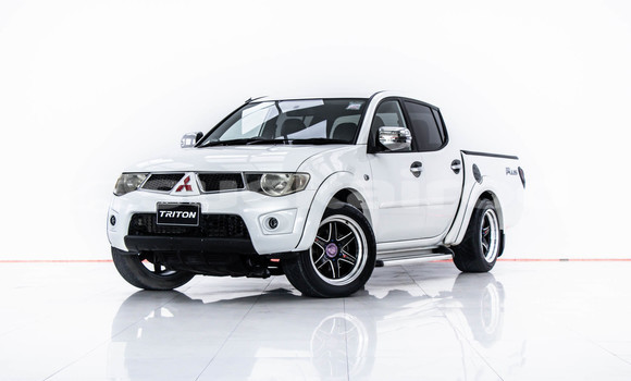 Buy Used Mitsubishi Triton White Car in Bangkok in Bangkok Buy Used Mitsubishi Triton White Car in Bangkok in Bangkok