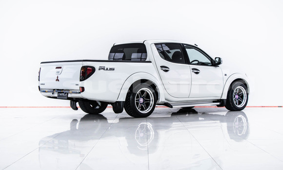 Buy Used Mitsubishi Triton White Car in Bangkok in Bangkok Buy Used Mitsubishi Triton White Car in Bangkok in Bangkok