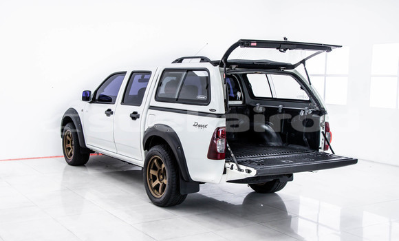 Buy Used Isuzu D-Max White Car in Bangkok in Bangkok Buy Used Isuzu D-Max White Car in Bangkok in Bangkok