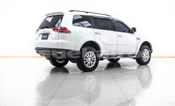 Buy Used Mitsubishi Pajero White Car in Bangkok in Bangkok Buy Used Mitsubishi Pajero White Car in Bangkok in Bangkok